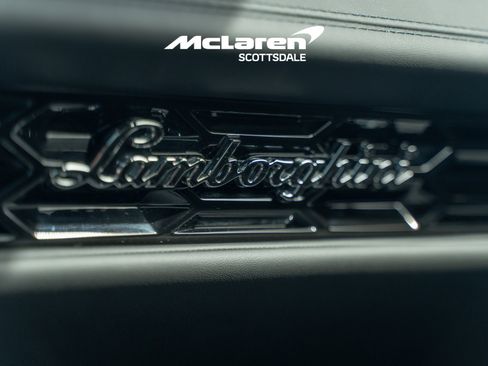 Used 2022 Lamborghini Huracan EVO image 32