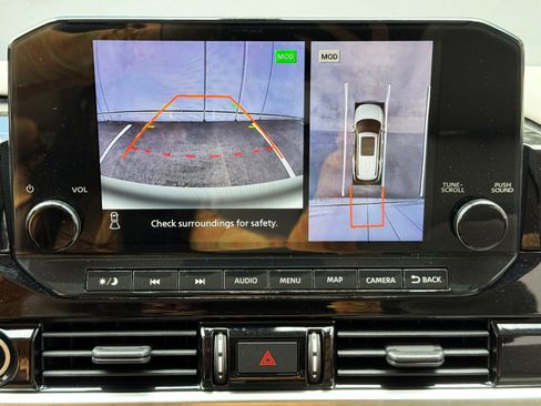 Used 2022 Nissan Pathfinder Platinum w/ Lighting Package (N93) FWD image 28