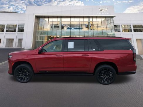 Certified 2022 Cadillac Escalade ESV Sport w/ Touring Package image 8