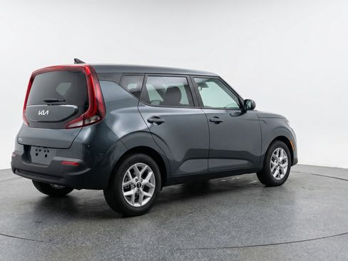 Used 2025 Kia Soul LX w/ LX Technology Package FWD image 9