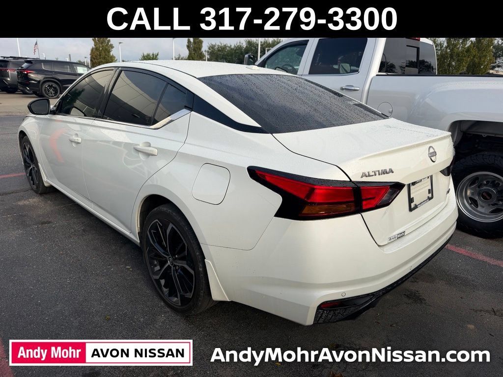Used 2024 Nissan Altima 2.5 SR AWD/4WD image 6