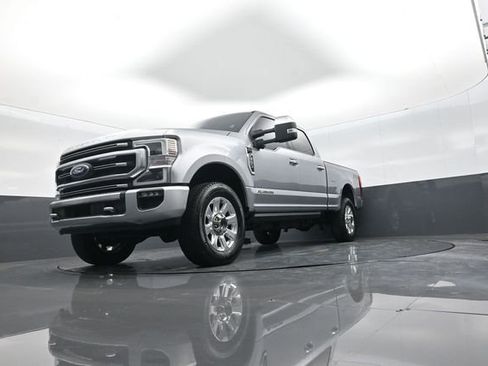 Certified 2022 Ford F350 Platinum w/ FX4 Off-Road Package image 19