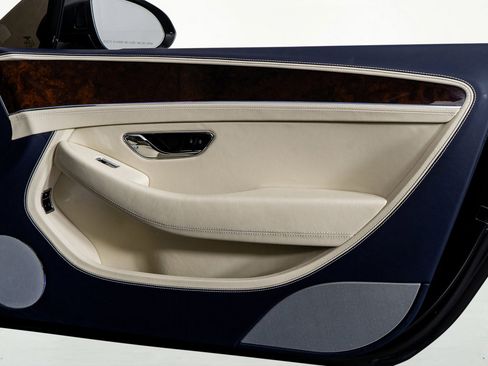 Used 2023 Bentley Continental GT Mulliner image 48