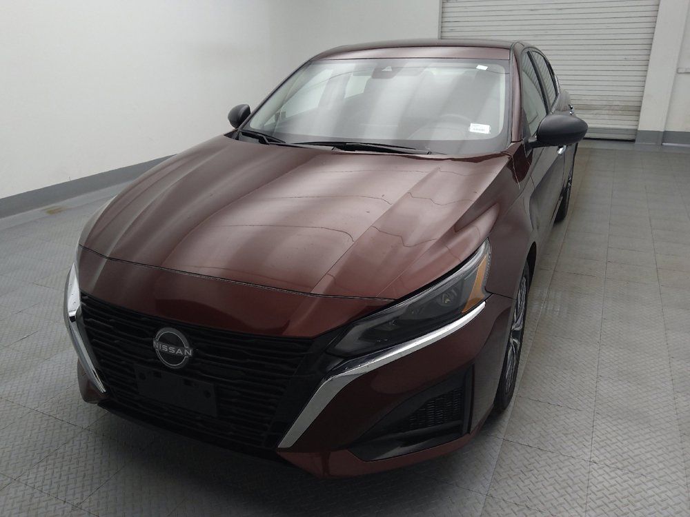 Used 2025 Nissan Altima 2.5 SV FWD image 15