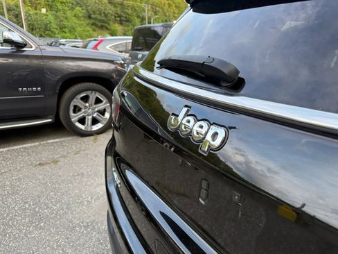 Used 2020 Jeep Compass Latitude AWD/4WD image 9