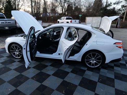 Used 2023 Genesis G70 2.0T image 59