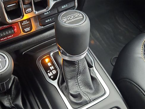 New 2025 Jeep Wrangler Unlimited Rubicon 392 image 27