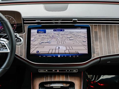 Certified 2025 Mercedes-Benz E 350 4MATIC Sedan image 11