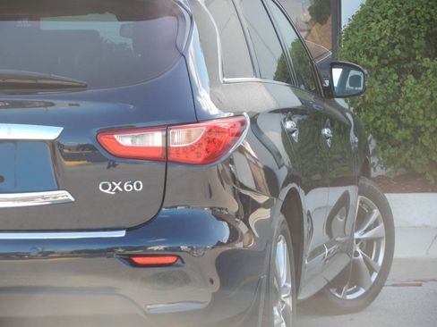 Used 2015 INFINITI QX60 Luxe w/ Deluxe Touring Package AWD/4WD image 22