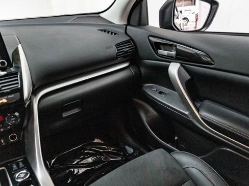 Used 2023 Mitsubishi Eclipse Cross SE image 25