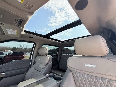 Used 2026 Ford F250 Platinum w/ Platinum Plus Package image 11