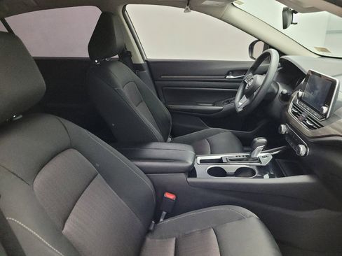 Used 2024 Nissan Altima 2.5 SV FWD image 21