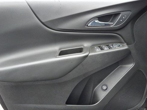 Used 2021 Chevrolet Equinox LT image 12