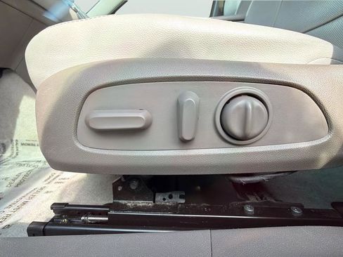 Used 2017 Chevrolet Malibu Premier w/ Premier Sun and Wheel Package image 15