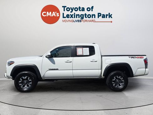 Used 2022 Toyota Tacoma TRD Off-Road w/ Technology Package AWD/4WD image 4