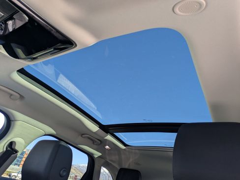 Certified 2024 Land Rover Range Rover Velar S image 23