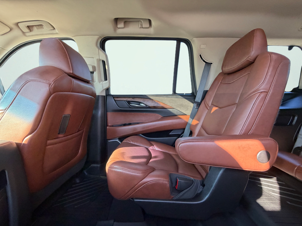 Used 2019 Cadillac Escalade Premium Luxury AWD/4WD image 57