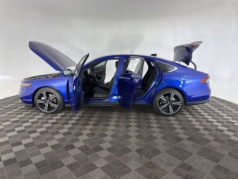 Used 2025 Honda Accord Sport image 12