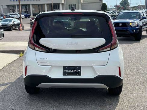 Used 2025 Kia Soul LX w/ LX Technology Package FWD image 27