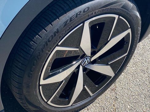 Certified 2025 Volkswagen ID.4 Pro S image 21