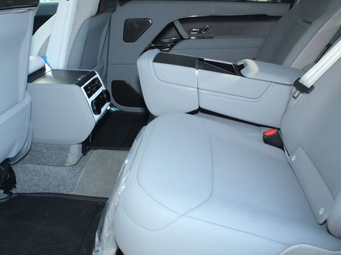 New 2026 Land Rover Range Rover SV AWD/4WD image 5