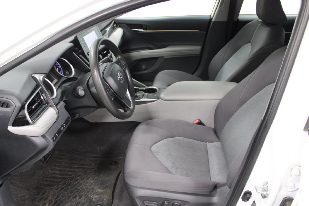 Used 2022 Toyota Camry LE FWD image 16