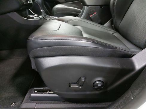 Used 2021 Jeep Cherokee Limited image 27