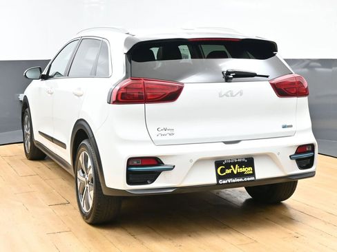 Used 2022 Kia Niro EX Premium w/ Cold Weather Package FWD image 7