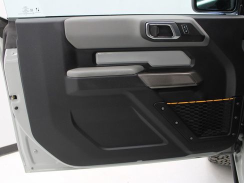 Used 2023 Ford Bronco Badlands image 12