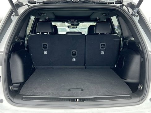 New 2025 Jeep Grand Cherokee Limited w/ Black Appearance Package image 37