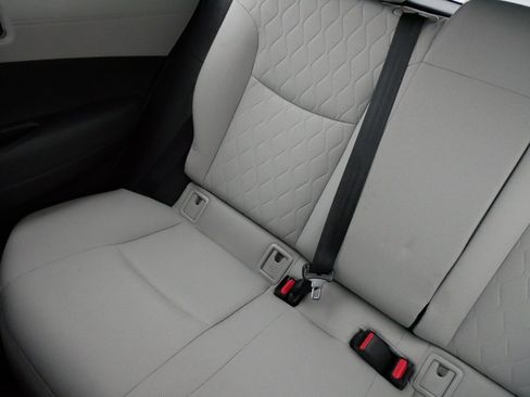 Certified 2022 Toyota Corolla Cross LE w/ Moonroof Package image 12