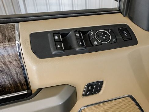 Used 2019 Ford F250 Lariat w/ Lariat Value Package image 44