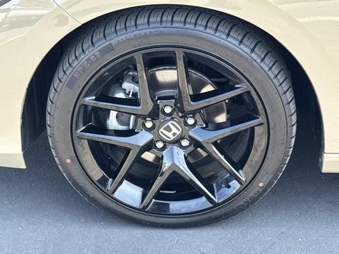 Used 2025 Honda Civic Sport image 38