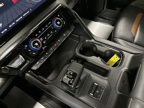 Used 2024 GMC Sierra 1500 AT4 w/ AT4 Premium Package AWD/4WD image 14
