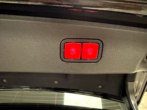 Used 2013 Mercedes-Benz E 63 AMG E63 AMG Sedan w/ AMG Performance Pkg image 40