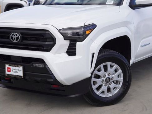 Certified 2026 Toyota Tacoma SR5 RWD image 4