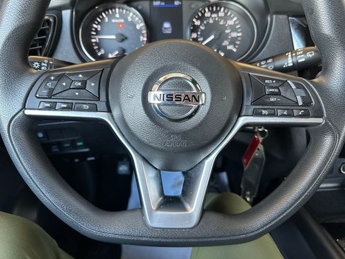 Used 2022 Nissan Rogue Sport S image 3