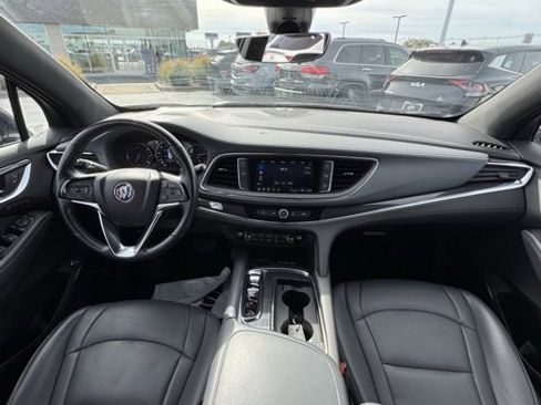 Used 2024 Buick Enclave Premium image 17