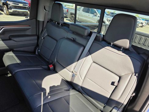 Certified 2026 GMC Sierra 1500 Denali w/ Denali Reserve Package AWD/4WD image 17