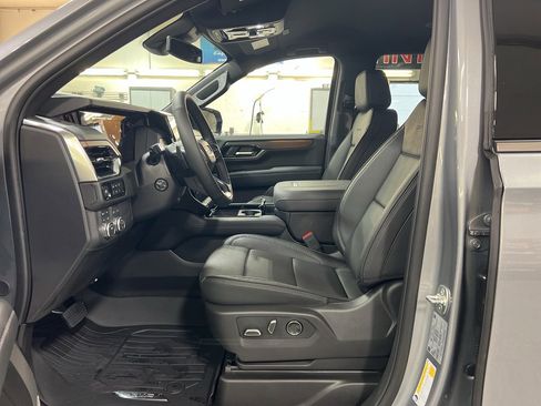 New 2026 GMC Yukon XL Denali w/ LPO, Floor Liner Package AWD/4WD image 17
