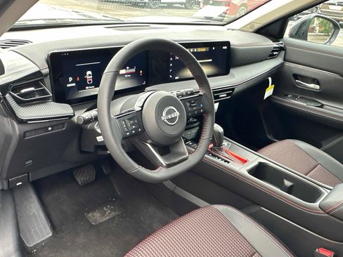 New 2025 Nissan Kicks SR image 11
