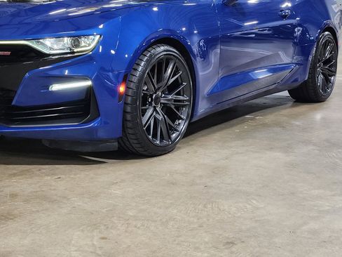 Used 2019 Chevrolet Camaro SS RWD image 17