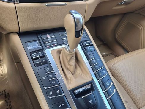 Used 2015 Porsche Macan S AWD/4WD image 12
