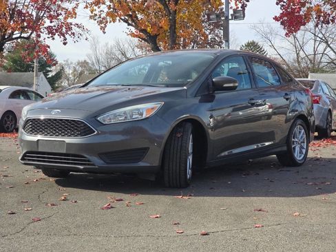 Used 2016 Ford Focus SE image 12