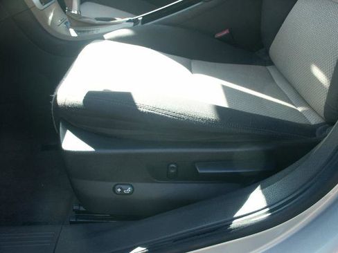 Used 2011 Chevrolet Malibu LS image 14