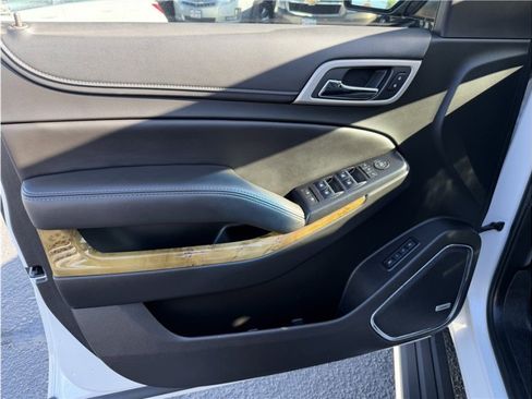 Used 2017 GMC Yukon Denali w/ Open Road Package image 16