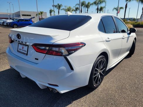 Used 2023 Toyota Camry SE FWD image 4