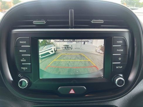 Used 2021 Kia Soul LX FWD image 18