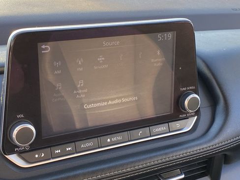 Used 2023 Nissan Rogue SV image 11