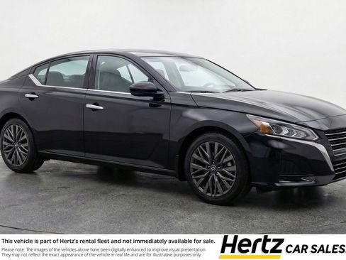 Used 2025 Nissan Altima 2.5 SV FWD image 1